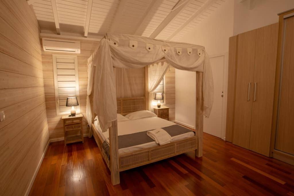 Sunset Lodge Bouillante Bagian luar foto