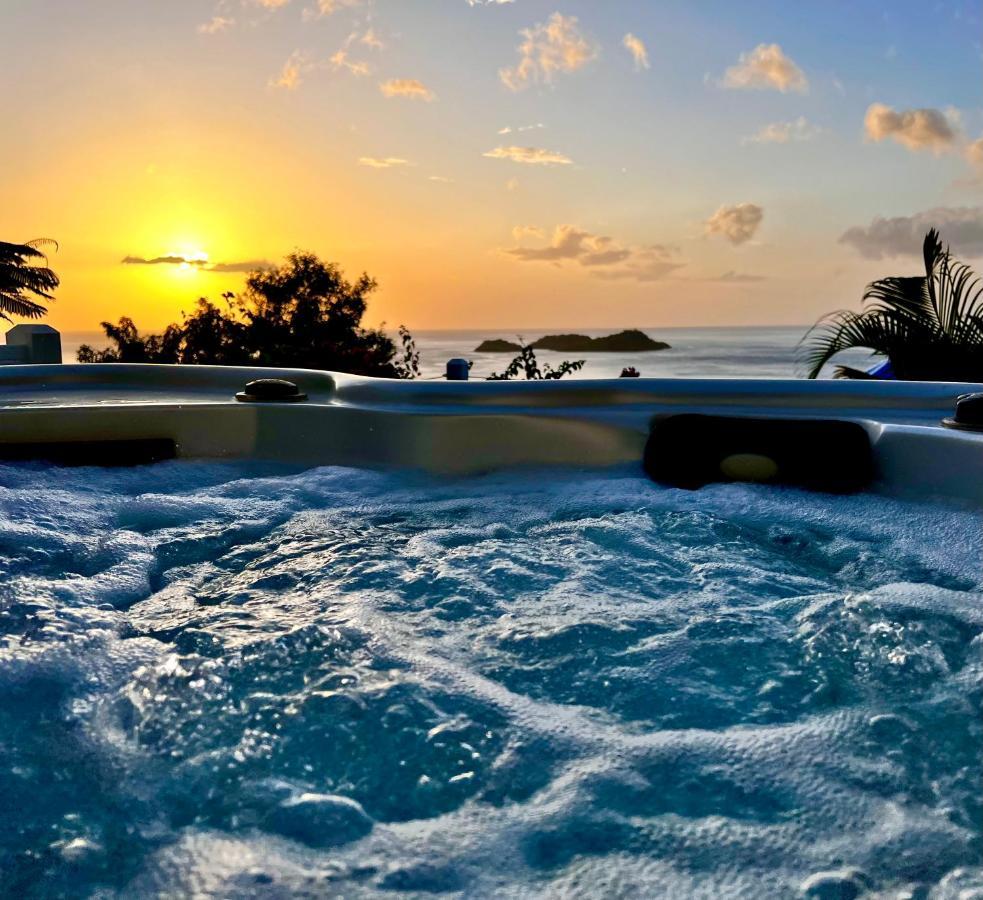 Sunset Lodge Bouillante Bagian luar foto